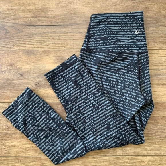 lululemon athletica Pants - Lululemon Wunder Under Feather Crop II Full-On Luon Roll Down Black 24" Pants